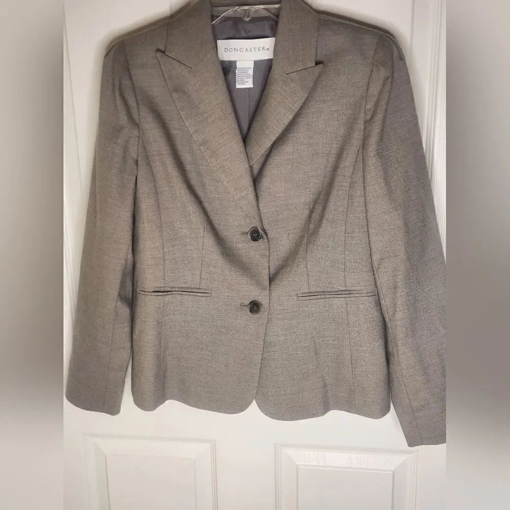 Doncaster M Gray Lngslvs 2 Buttons Lined Pockets Women's Blazer
